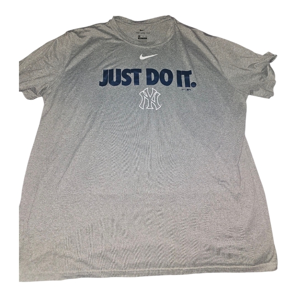 Nike Gray Just Do It Mens Tee - Picture 1 of 4